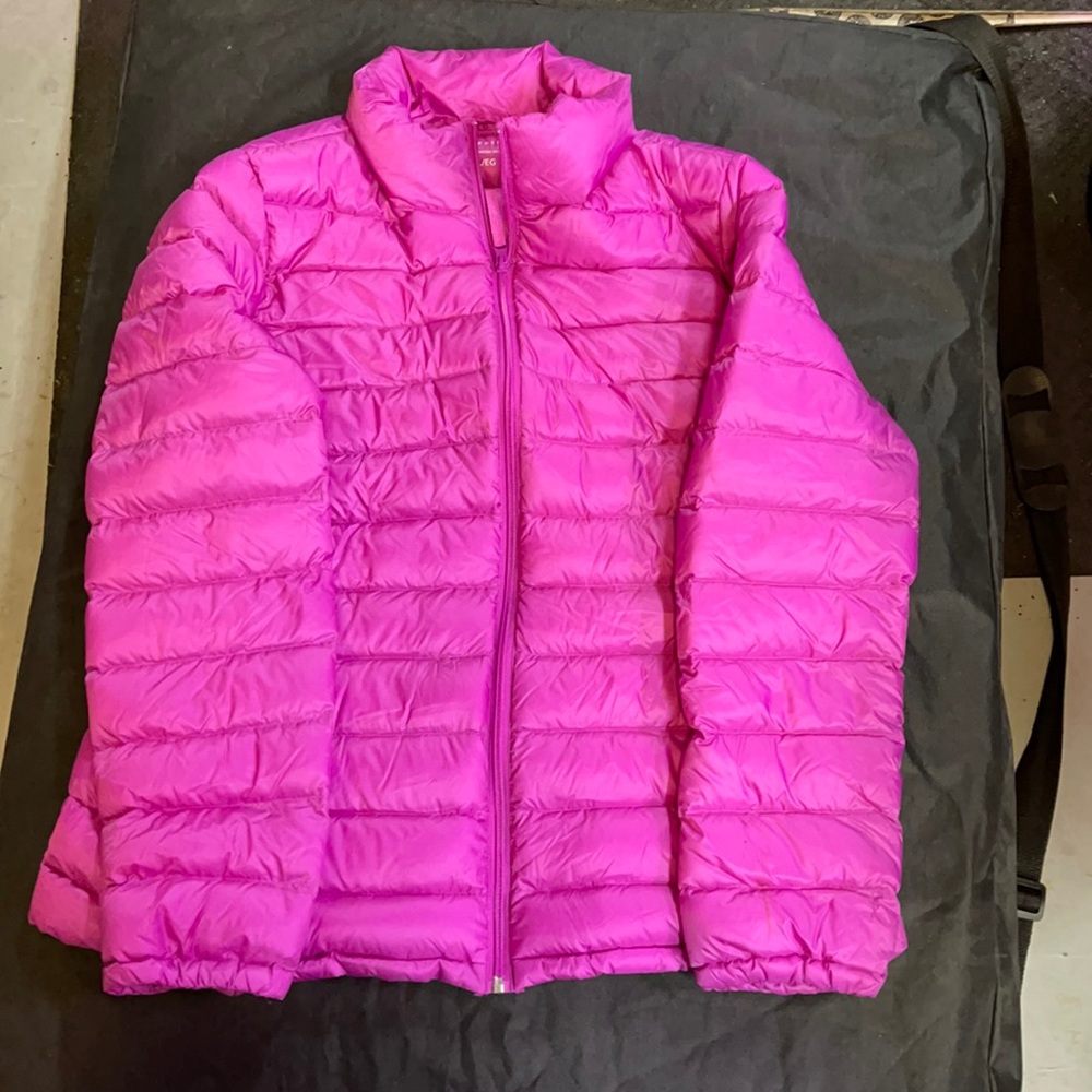 Used WOMENS pink puffer jacket